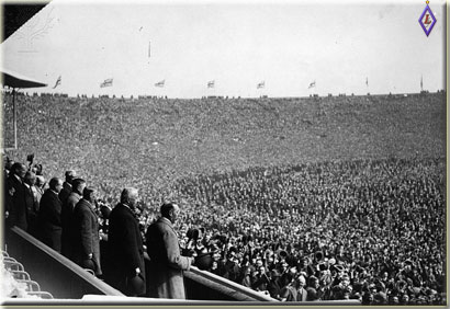 Stadion300tys1923